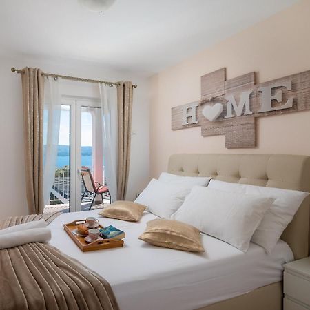 Luxury Seafront Villa With Heated Pool, Jacuzzi, Sea View, 150 M From Beach Stanici 외부 사진