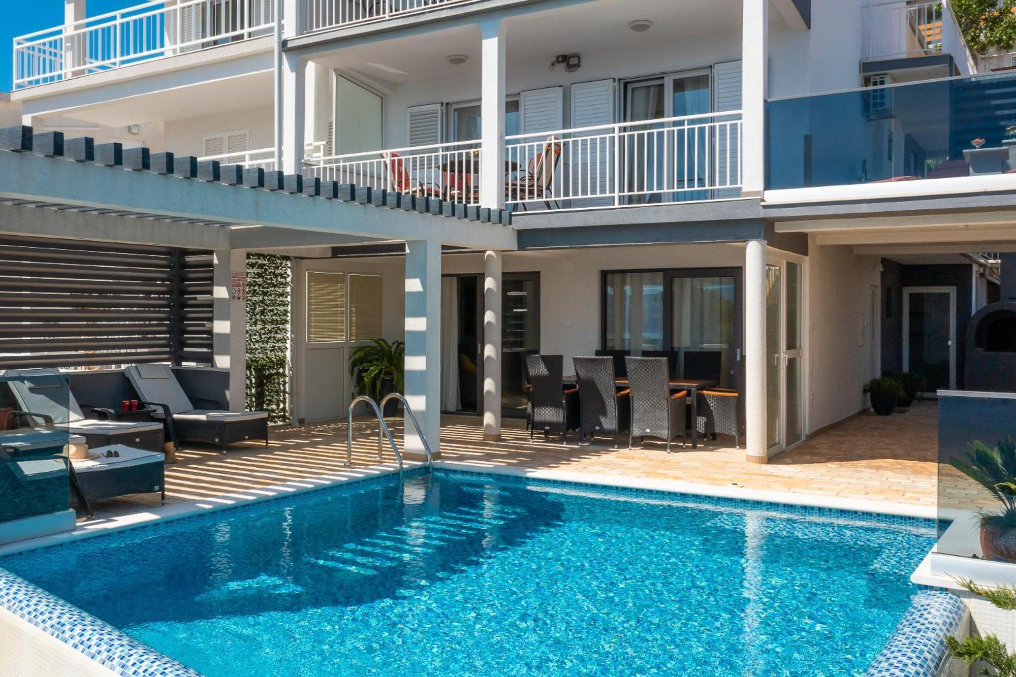 Luxury Seafront Villa With Heated Pool, Jacuzzi, Sea View, 150 M From Beach Stanici 외부 사진