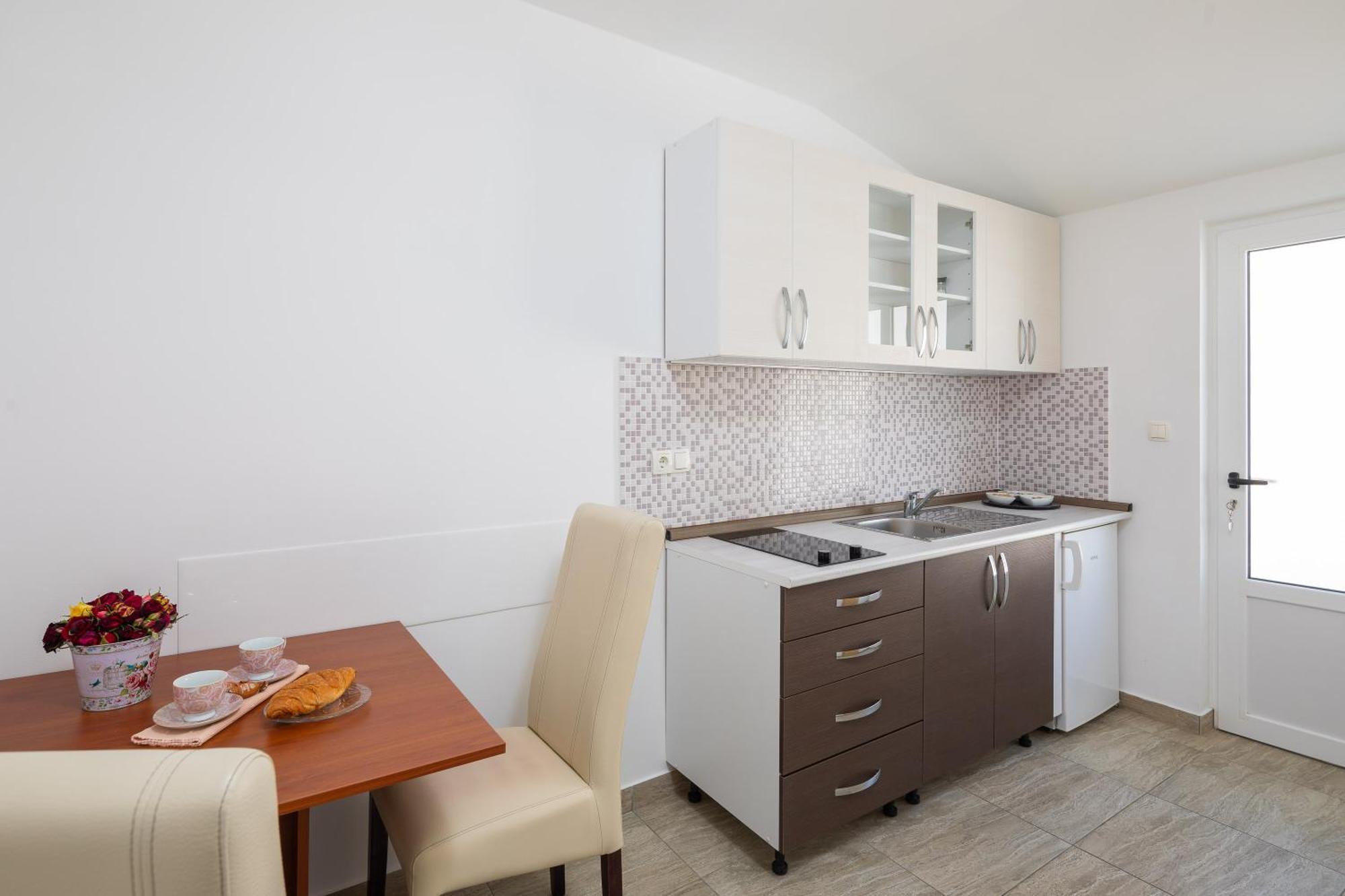 Luxury Seafront Villa With Heated Pool, Jacuzzi, Sea View, 150 M From Beach Stanici 외부 사진