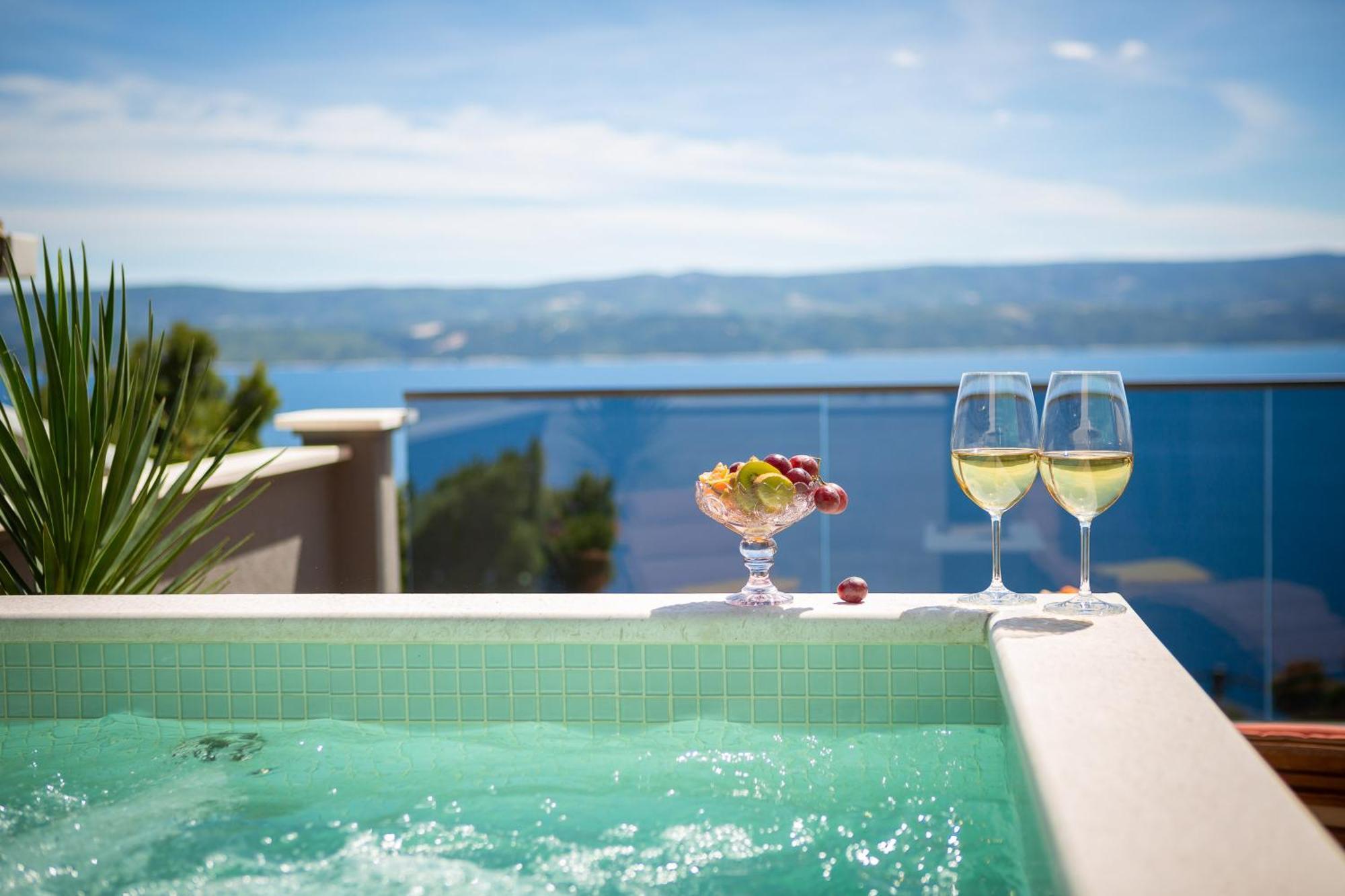 Luxury Seafront Villa With Heated Pool, Jacuzzi, Sea View, 150 M From Beach Stanici 외부 사진